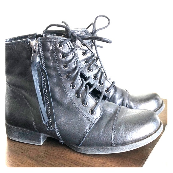 Steve Madden Shoes - Black Steve Madden combat boots